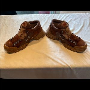 gucci boot and flip flop bundle